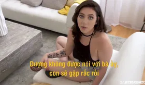 Bố dượng tống tình búp bê của vợ vietsub