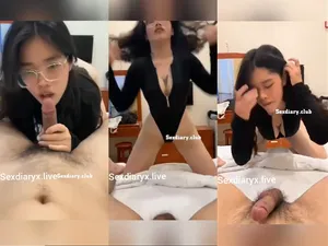 Em rau vú đẹp kính cận liếm chuối điêu luyện