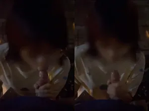 Cởi quần bắt gấu kính cận liếm cu